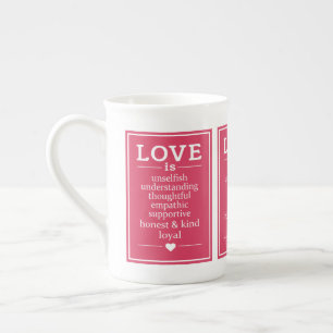 De Porcelana O amor é… caneca