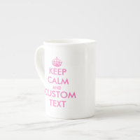O costume mantem a caneca cor-de-rosa calma da