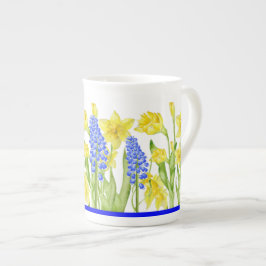 De Porcelana Primavera terrestre em uma caneca chinesa óssea (M