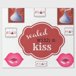 De Presente Selou um beijo adolescente embrulhando papel e a a