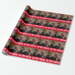 DE PRESENTE TRUMP ULTRA MAGA CHRISTMAS WRAPPING PAPEL<br><div class="desc">PAPEL DE EMBALAGEM DE TRUMP ULTRA MAGA PARA ANIVERSÁRIO OU NATAL</div>