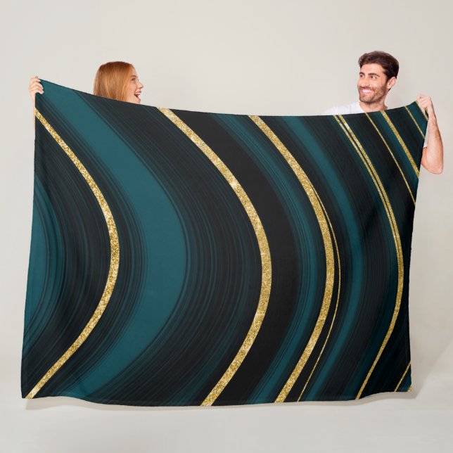 De Velo Roupa escura e cobertor dourado (In Situ)