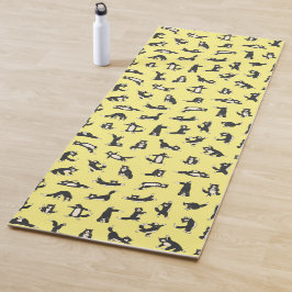 De Yoga Gatos pretos e brancos engraçados fazendo tapete d