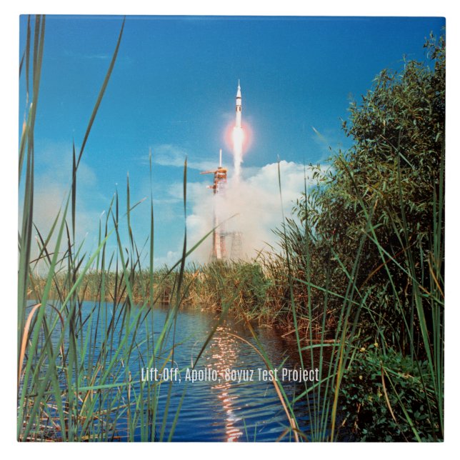 Decolagem-Apollo, Projeto de Teste Soyur, (Frente)