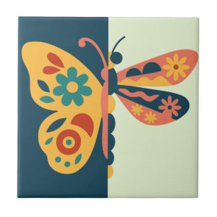 Decoração de borboleta colorida com elementos flor