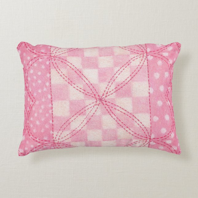 DECORATIVA ALMOFADA DE ACENTO COM COLCHA DE CORAÇÃO ROSA (Frente)