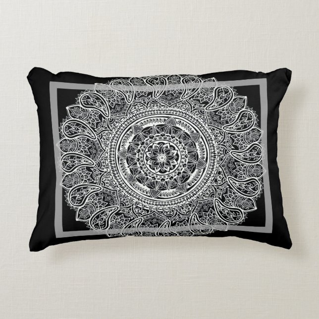 Decorativa Almofada Preta Mandala (Frente)