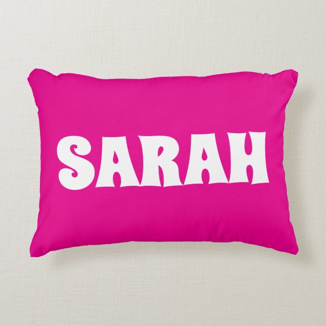 DECORATIVA ALMOFADA ROSA COM NOME MODERNO PERSONALIZADO (Frente)