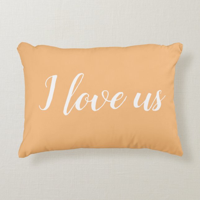 Decorativa "Eu amo nós" em Almofada com Acento Laranja / Bege (Frente)