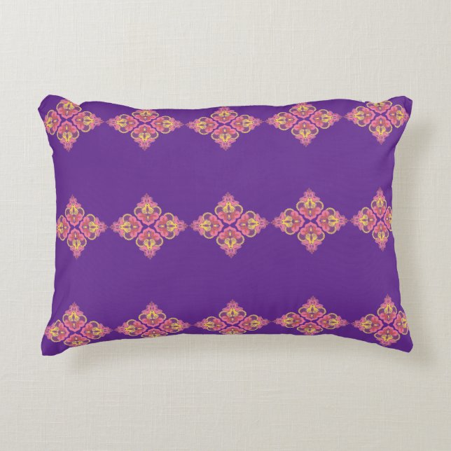 Decorativa Flores em Almofada de Acabamento Roxo (Frente)