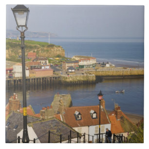 Degraus que levam ao porto, Whitby, Norte