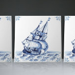 Delft Blue Dutch Style Frigate Schooner Sail Boat<br><div class="desc">Este belo azulejo cerâmico pintado à mão, de 1762, é um conjunto de 17 diferentes azulejos de navios e apresenta um esquista clássico no estilo tradicional Delft Blue Dutch. Os azulejos de cerâmica Delft têm um longo e rico namorando de história desde o século 16, quando foram produzidos pela primeira...</div>