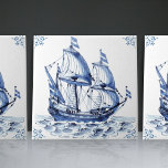 Delft Blue Dutch Style Frigate Schooner Sail Boat<br><div class="desc">Este belo azulejo cerâmico pintado à mão, de 1762, é um conjunto de 17 diferentes azulejos de navios e apresenta um esquista clássico no estilo tradicional Delft Blue Dutch. Os azulejos de cerâmica Delft têm um longo e rico namorando de história desde o século 16, quando foram produzidos pela primeira...</div>