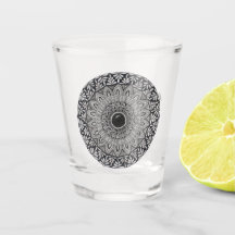 desenho de mandala em copo de shot