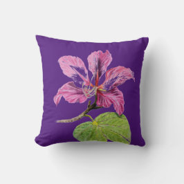 Desenho floral em almofada de lançamento