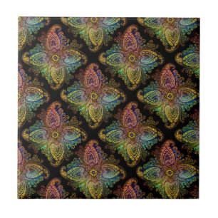 Desenho Paisley Multicolorido em Preto