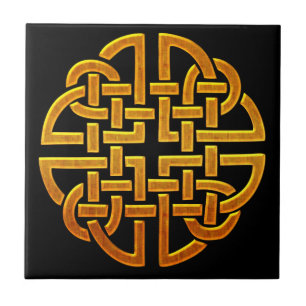 Design celta irlandês celta do ouro D7