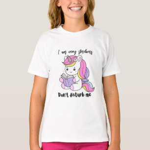 design de camiseta de unicórnio fofo