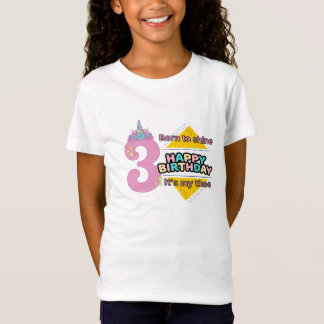 Design de camiseta fofa de unicórnio para aniversá