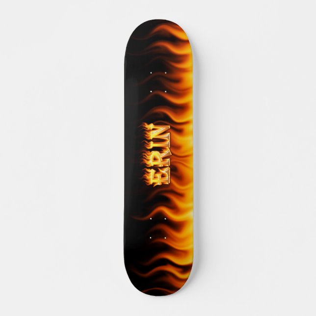 design de fogo no skate Erin e chamas. (Frente)