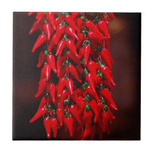 Design de imagem de pimentões chili pendurados ver