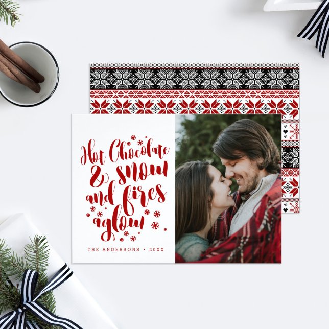 Design de Natal quente e neve (Hot chocolate and snow and fires aglow holiday photo card)