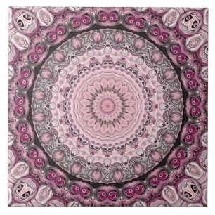 Design de padrão de mandala rosa e burgundy