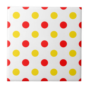 Design de Pontos Polka Brancos Vermelhos Amarelos