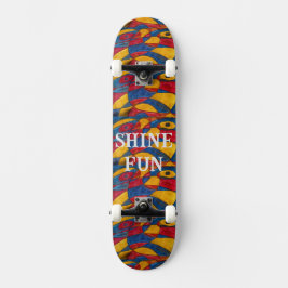DESIGN DO SKATEBOARD PELO ARTISTA PAULA REILLY.