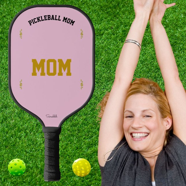 Design Elegante Esportivo Rosa com Nome da Mãe Per (Criador carregado)