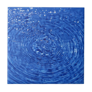 Design ondulado azul da água