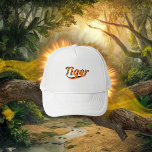Design Tiger em um boné preto<br><div class="desc">O design do "Tigre" não é apenas uma declaração de moda; é um convite para abraçar sua própria força interior e libertar seu potencial inexplorado.</div>