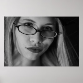 Deusa Esmirando poster em B&W