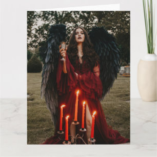 Deusa mulher adorável no cartão preto e branco