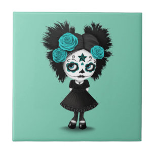 Dia tímido da menina inoperante com os olhos