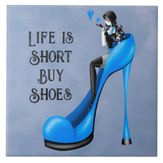 Diva da Moda em Stiletto Azul