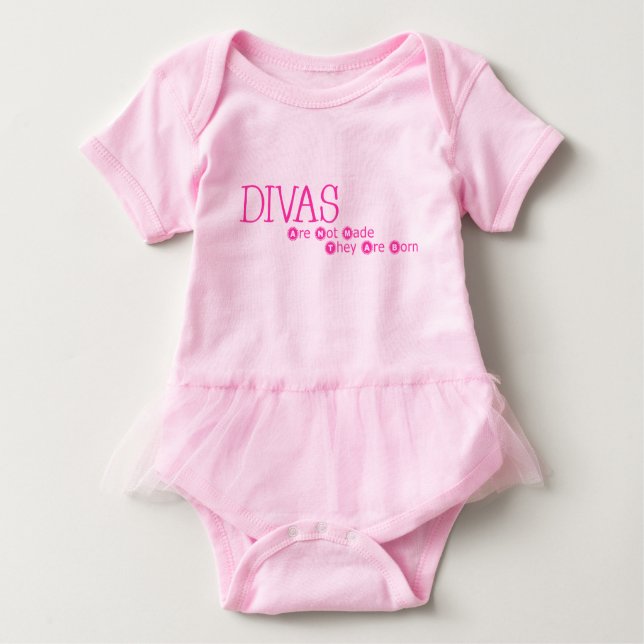 Divas Não São Feitas, São Camisetas Nascer (Frente)
