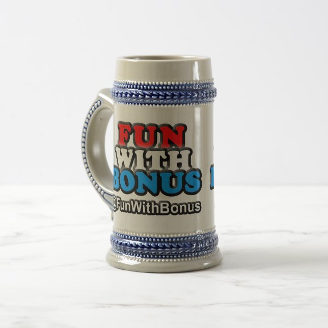 Divertimento com caneca de cerveja do bônus (Frente Esquerda)