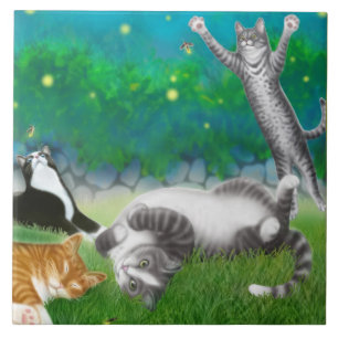 Divertimento do gatinho com azulejo dos vaga-lume