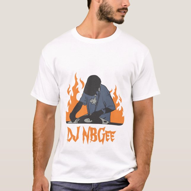 DJ NBGee Camisa de Capa Curta (Frente)
