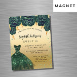 Doce 16 vestido de ouro verde rosa convite de íman<br><div class="desc">Um moderno, na moda e glamouroso ímã de convite para uma doce festa de aniversário 16, 16. Um fundo de ouro falso com poeira brilhante verde, um vestido verde esmeralda e rosas verdes, florais. O nome é escrito com um moderno estilo escrito à mão. Personalize e adicione os detalhes da...</div>