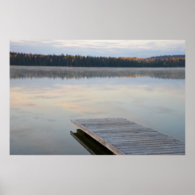 Dock on misty morning lake poster (Frente)