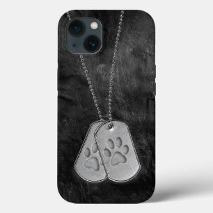 Dog tags militares com impressões de pata sobre c