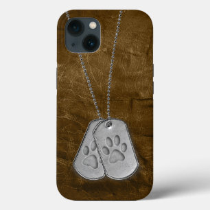 Dog tags militares com impressões de pata sobre c