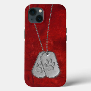 Dog tags militares com impressões de pata sobre co