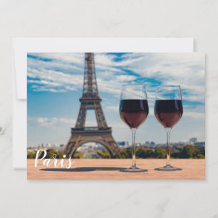 Dois copos de vinho com torre Eiffel