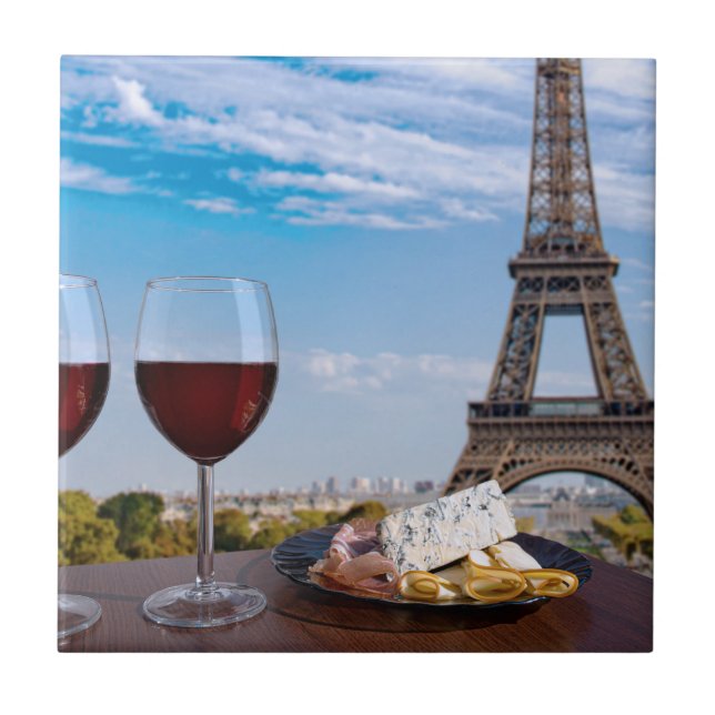 Dois copos de vinho no café em Paris (Frente)