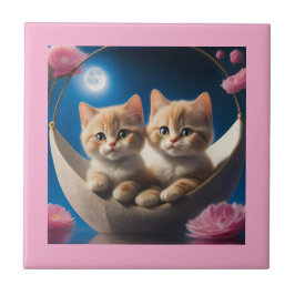 Dois Jovens Gatinhos Em Uma Cesta Com Rosas Rosa