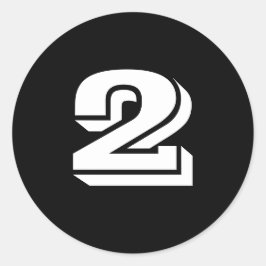 Dois pequenos adesivos redondos com número preto p