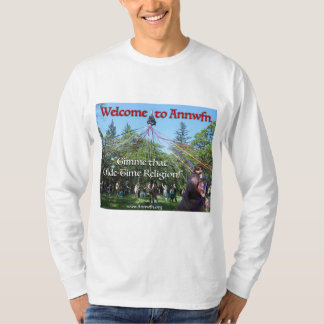 Dos homens longos da Capa de Annwfn a camisa